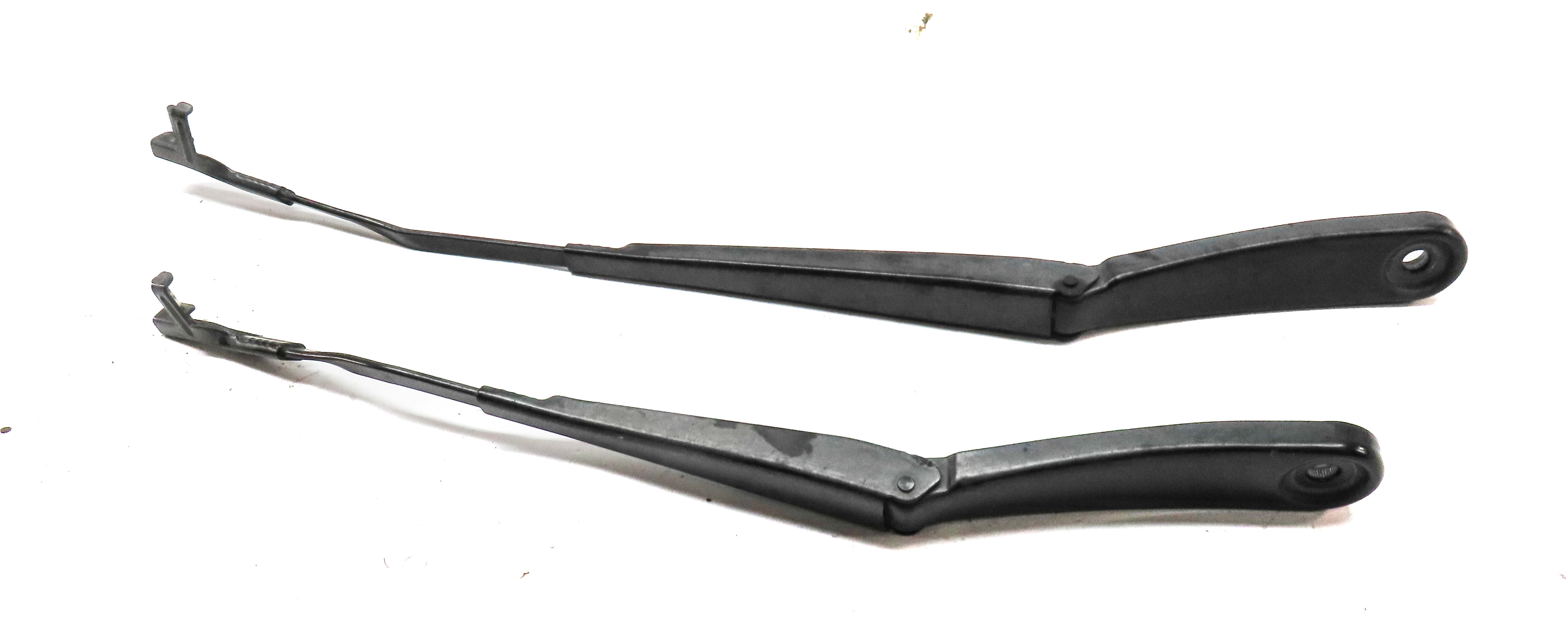 2011-2019 BMW X3 X4 (F25 F26) FRONT LEFT & RIGHT WINDSHIELD WIPER ARM SET 2 — exact item pictured